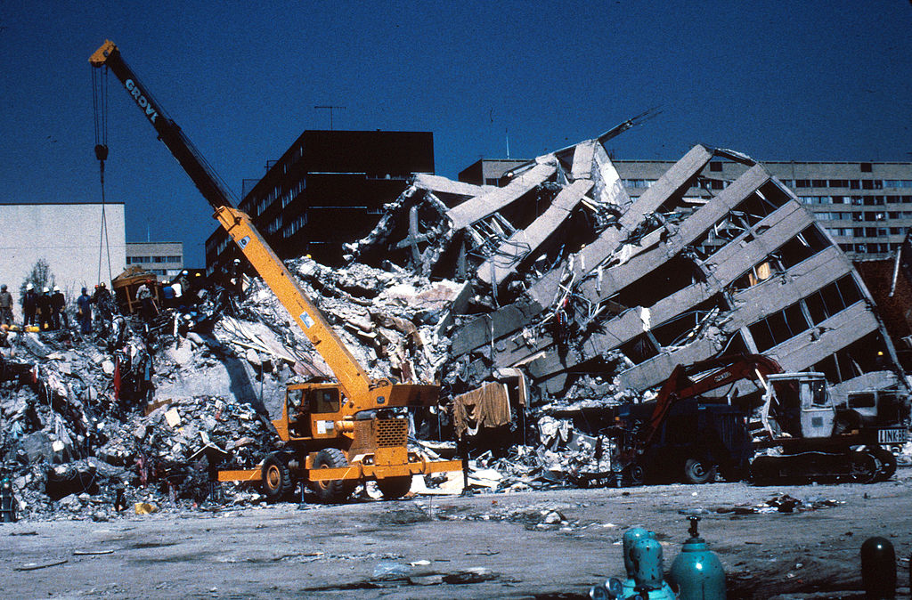 Earthquake damages buildings